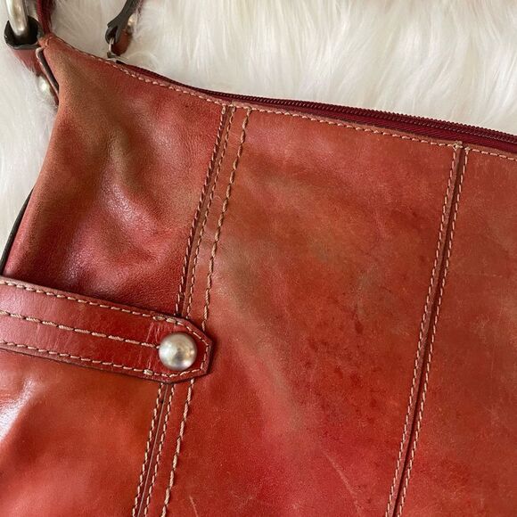 Fossil leather distressed red Medium bucket style shoulder bag stitching accent - Picture 14 of 14